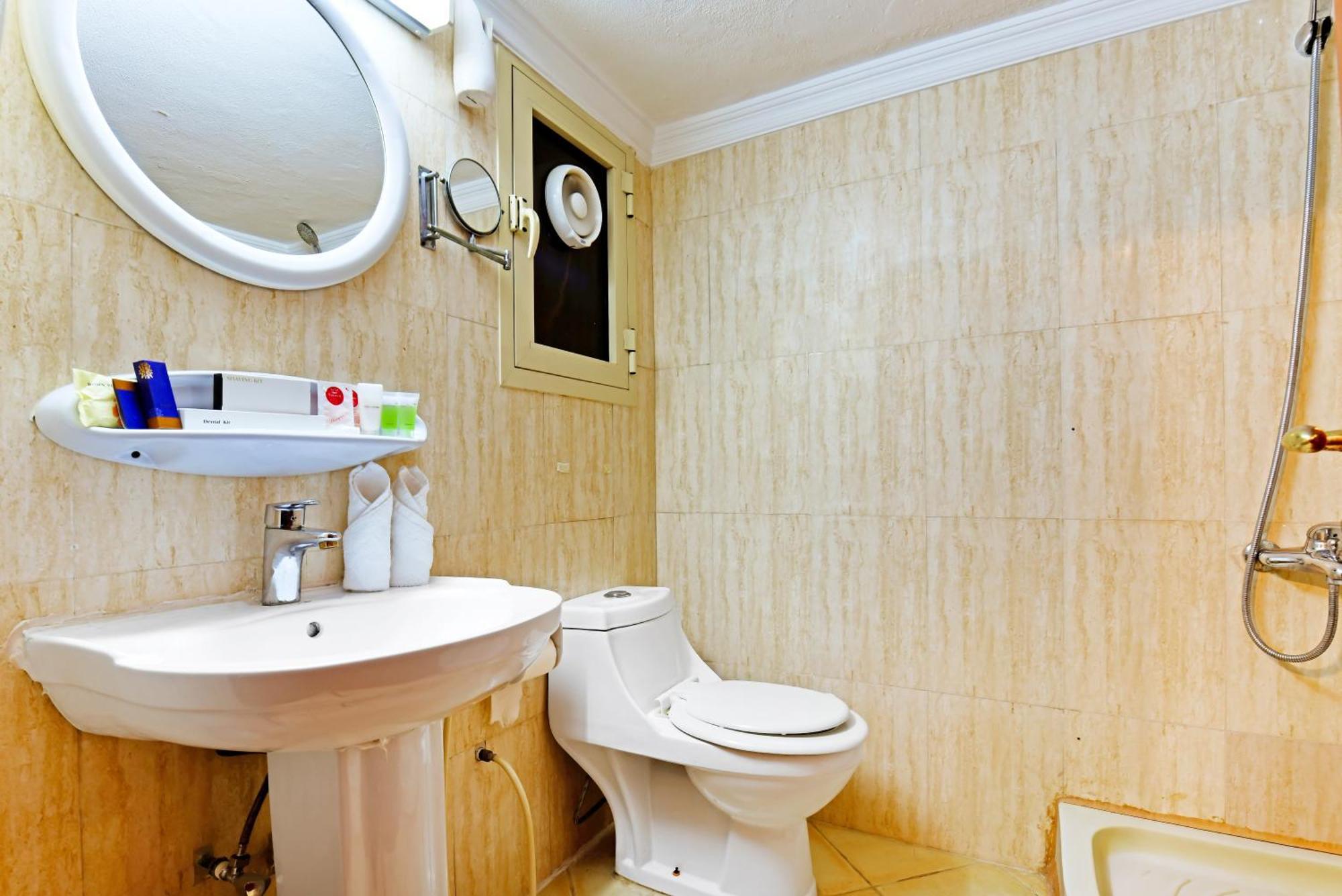 Capital O 125 Moon Plaza Hotel Manáma Kültér fotó