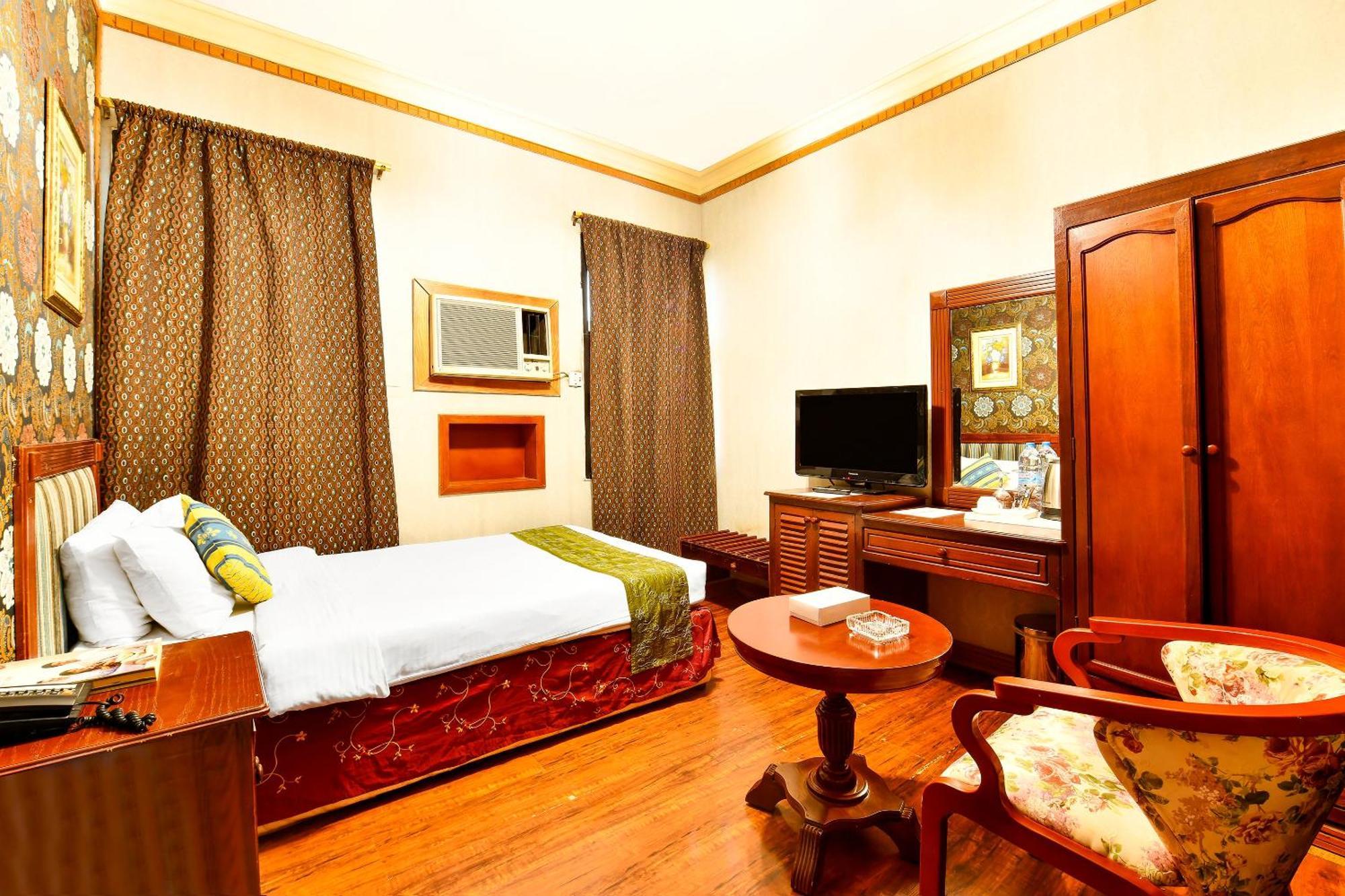 Capital O 125 Moon Plaza Hotel Manáma Kültér fotó